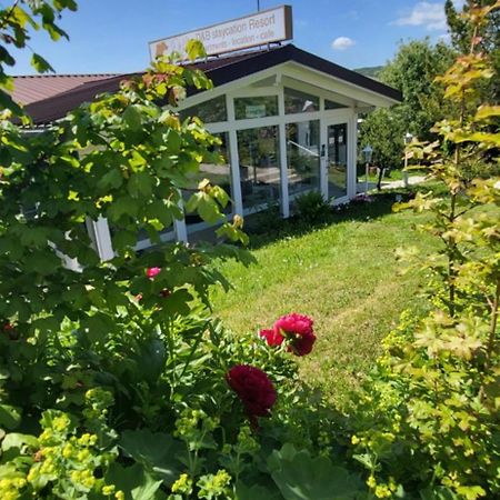 D&B Staycation Ferienpark Niedenstein 外观 照片