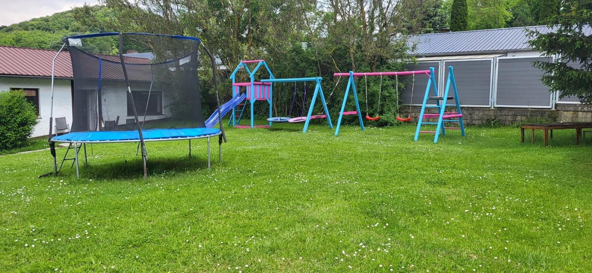 D&B Staycation Ferienpark Niedenstein 外观 照片