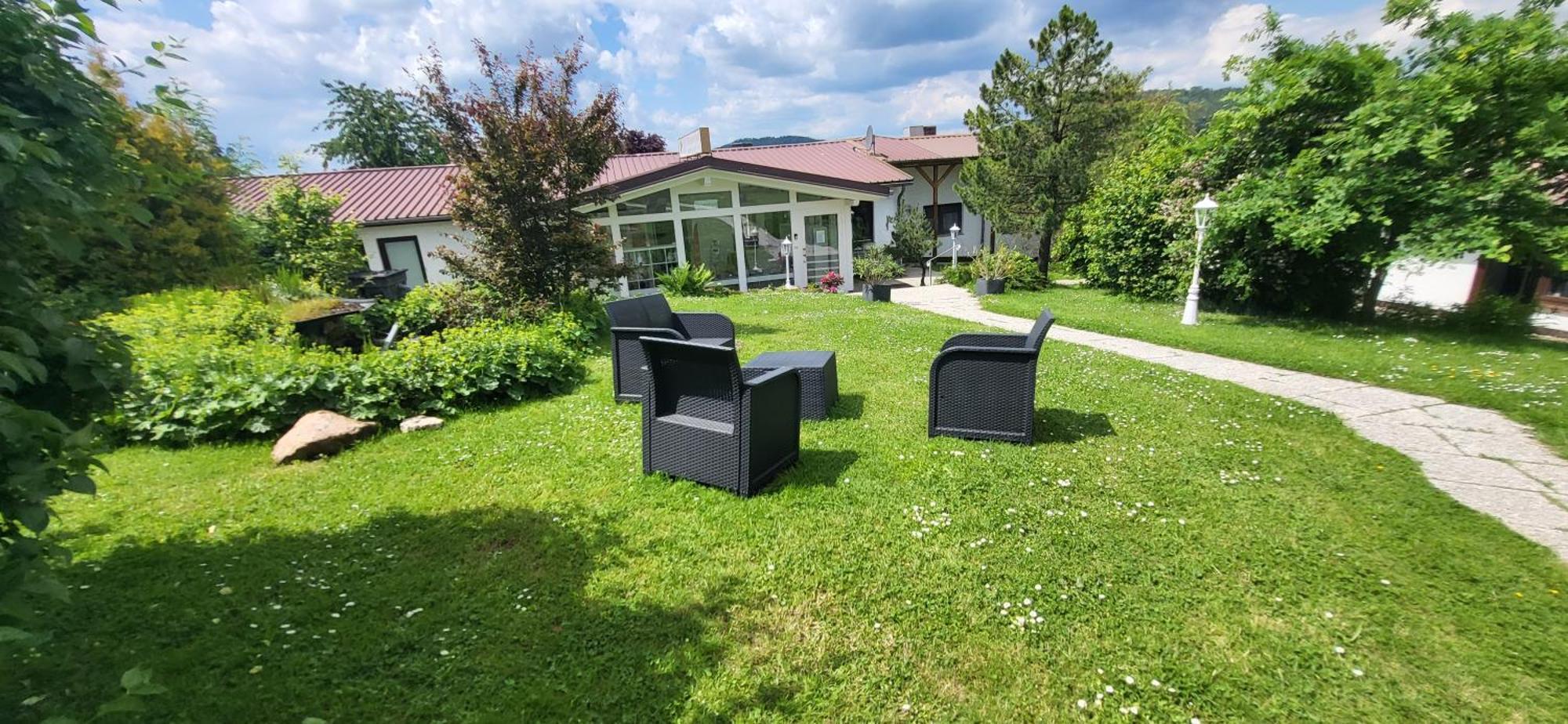 D&B Staycation Ferienpark Niedenstein 外观 照片